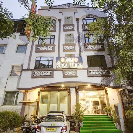 Hotel Good Times Near Ganga Ram Hospital And Karol Bagh Metro Дели Экстерьер фото