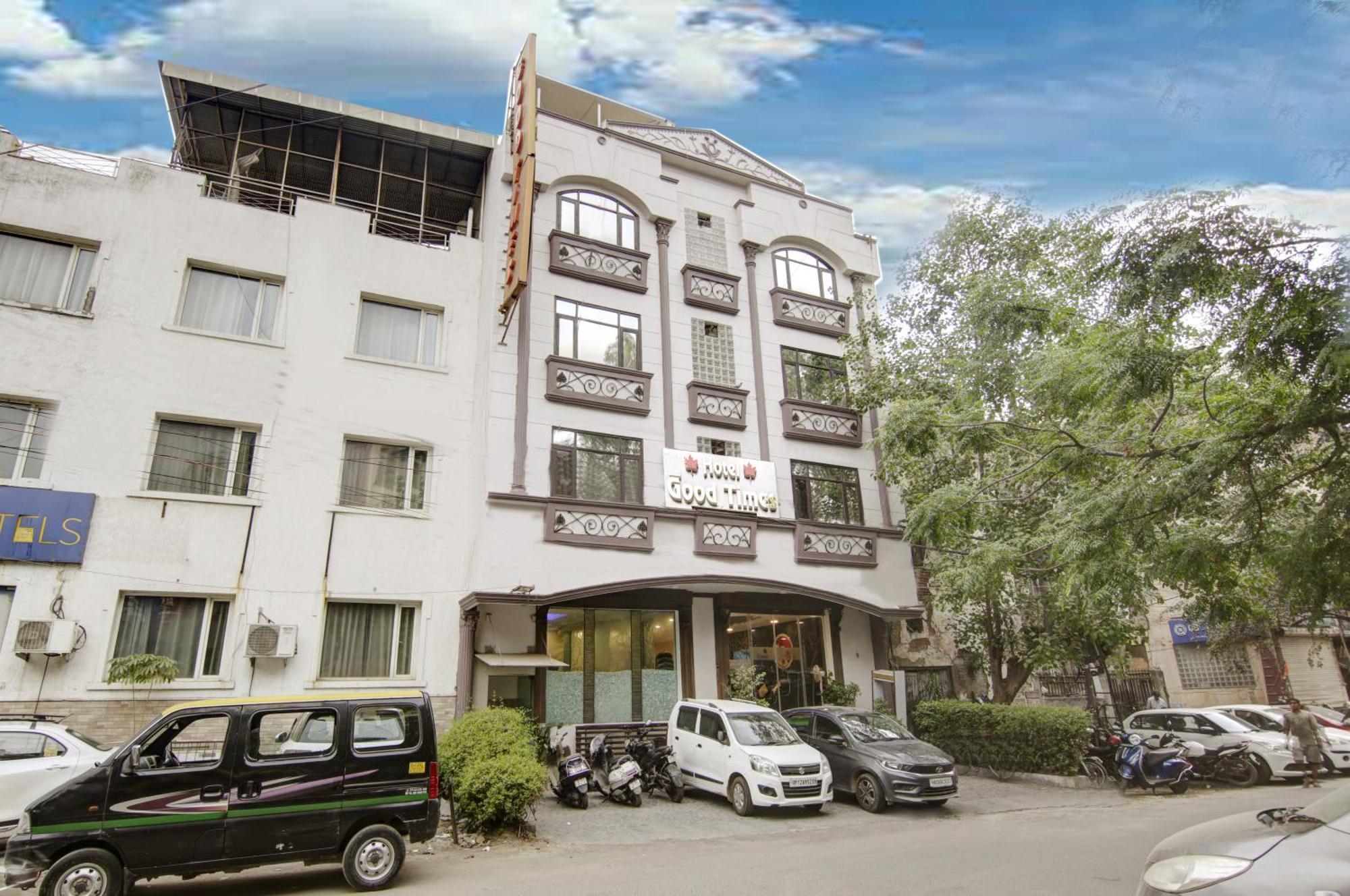 Hotel Good Times Near Ganga Ram Hospital And Karol Bagh Metro Дели Экстерьер фото