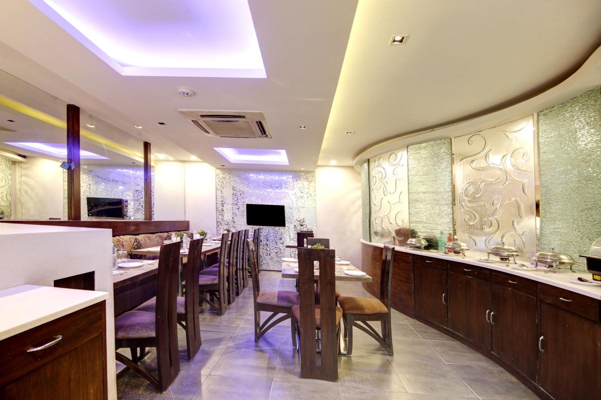 Hotel Good Times Near Ganga Ram Hospital And Karol Bagh Metro Дели Экстерьер фото
