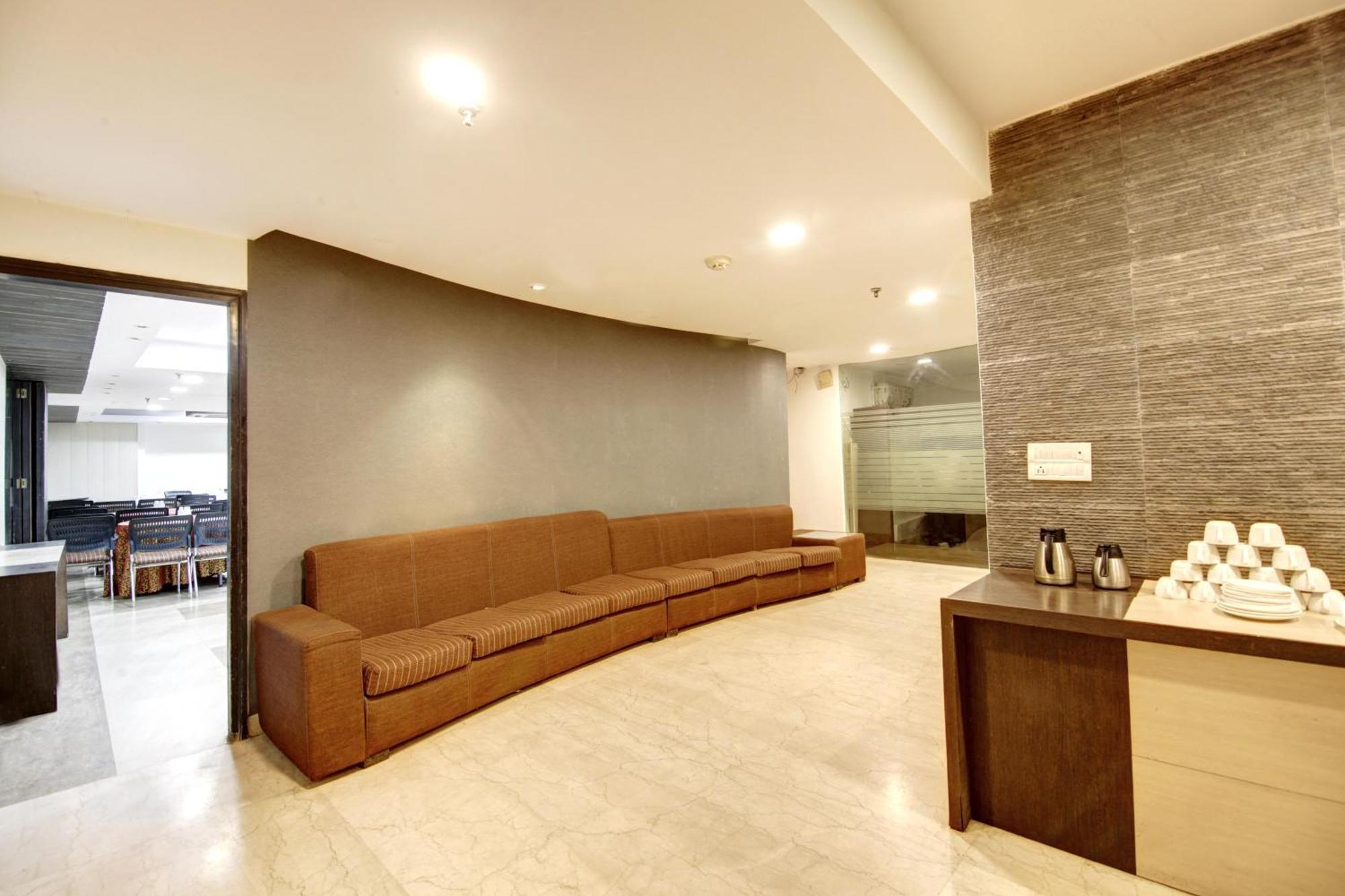 Hotel Good Times Near Ganga Ram Hospital And Karol Bagh Metro Дели Экстерьер фото