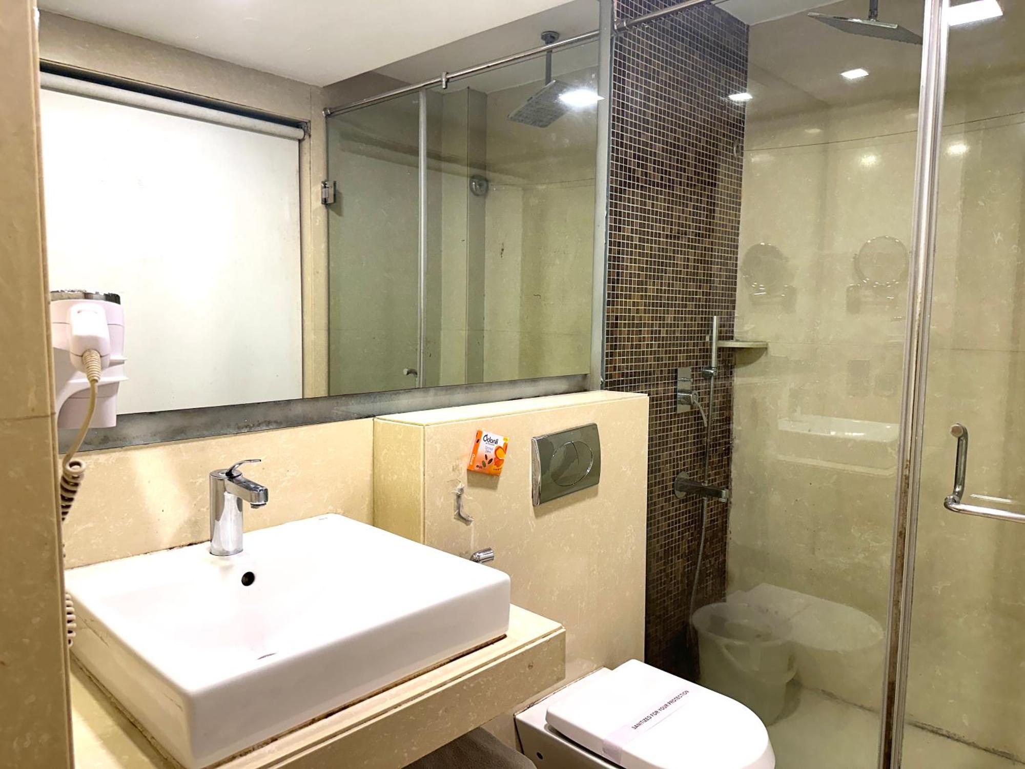 Hotel Good Times Near Ganga Ram Hospital And Karol Bagh Metro Дели Экстерьер фото
